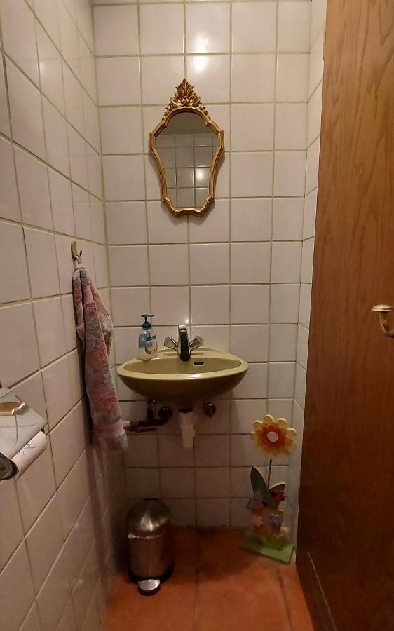 Ruhig Gelegene Ferienwohnung Im Gruenen Mit Terrasse Und Kleinem Garten Rotthalmuenster Exterior foto