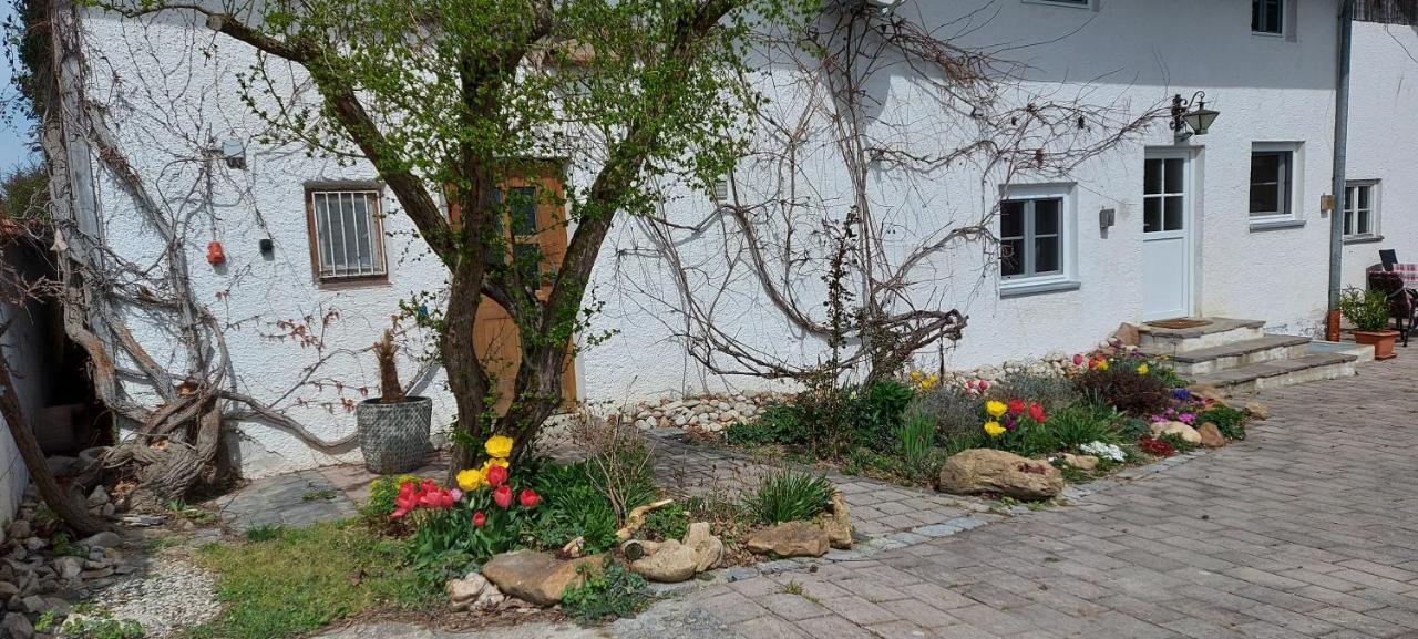 Ruhig Gelegene Ferienwohnung Im Gruenen Mit Terrasse Und Kleinem Garten Rotthalmuenster Exterior foto