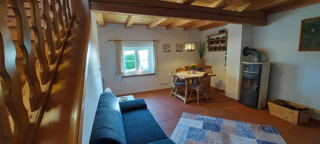 Ruhig Gelegene Ferienwohnung Im Gruenen Mit Terrasse Und Kleinem Garten Rotthalmuenster Exterior foto